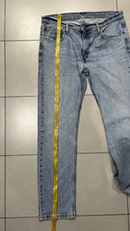 Denim Levis 502 Slim Fit  (M)