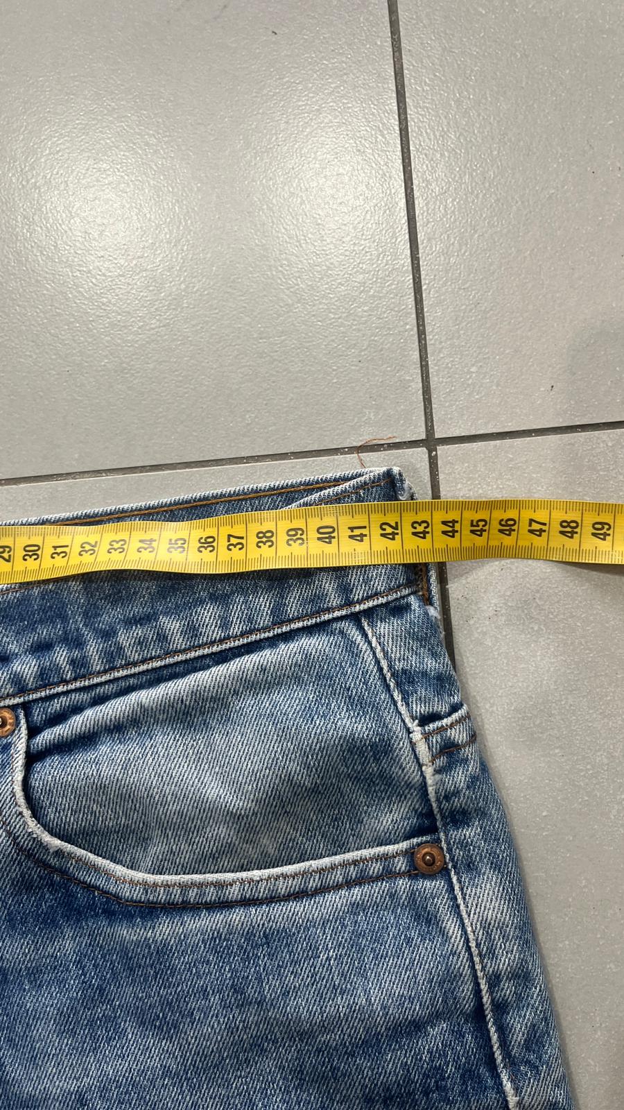 Denim Levis Light Blue Straight Fit (M)