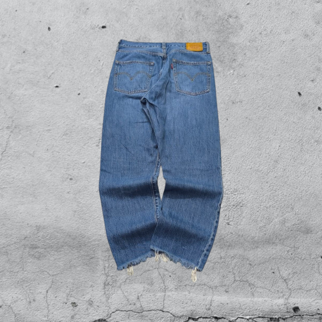 Denim Levis 501 Sfrangiato Straight Fit  (S)